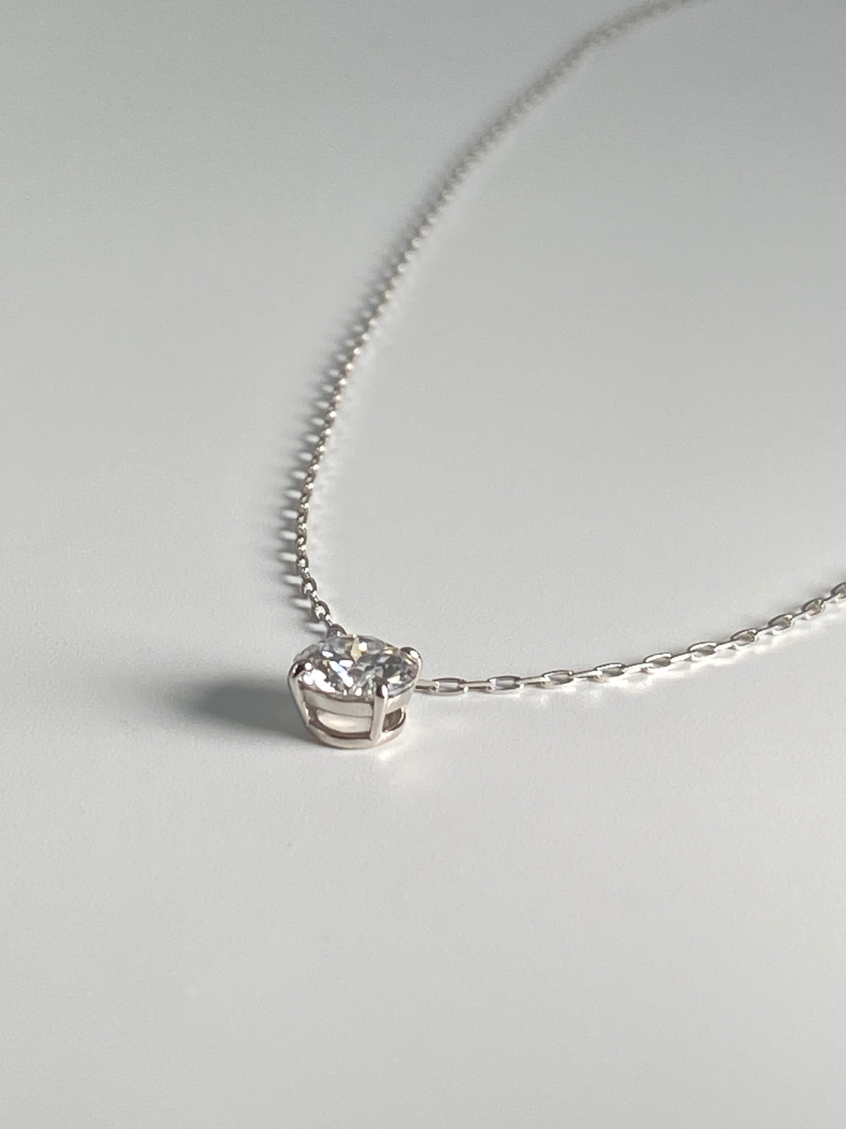 【即納可能商品】 K18 ホワイトゴールド 1ctサイズ モアサナイト一粒ネックレス