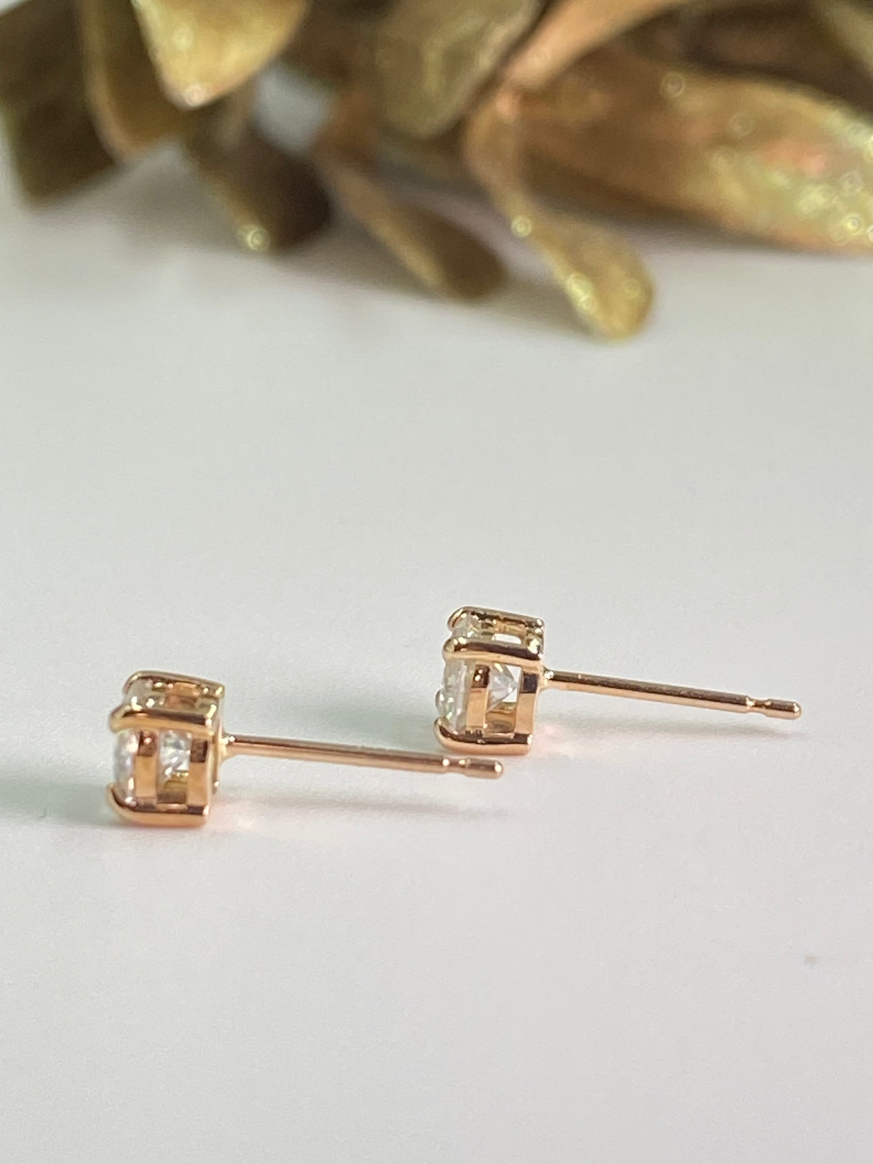 【即納ラスト1点】 K10 ピンクゴールド 4.3mmモアサナイト一粒ピアス