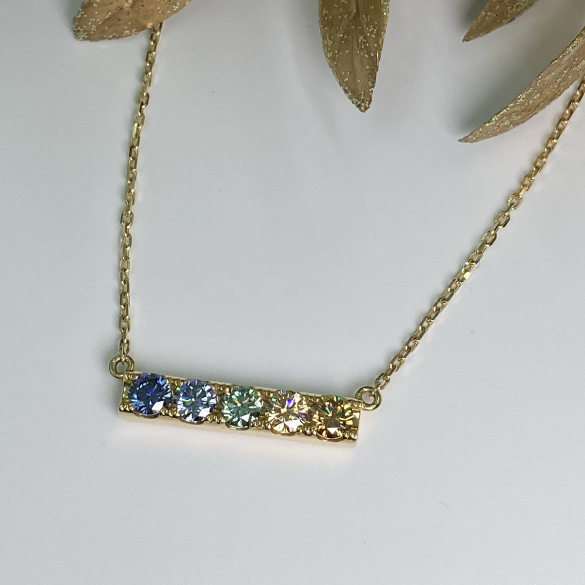 【オーダー商品】 K9 イエローゴールド マルチカラーモアサナイト バーネックレス